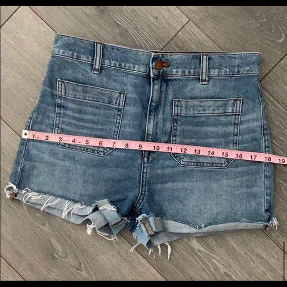 Madewell High-Rise Denim Shorts - Picture 5 of 6